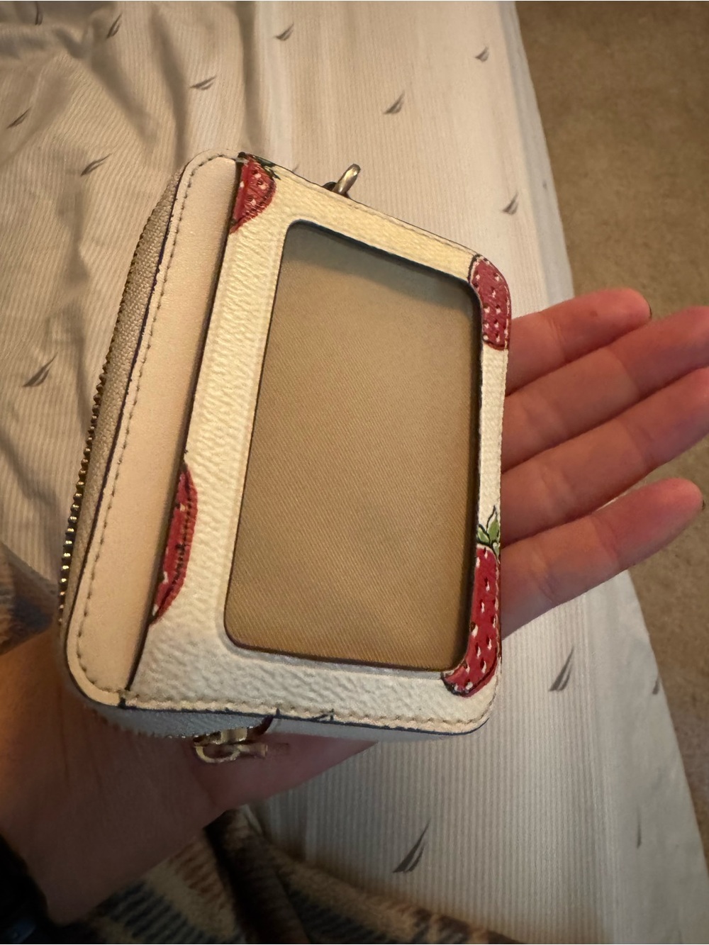 Women’s White Strawberry Accent Card Wallet